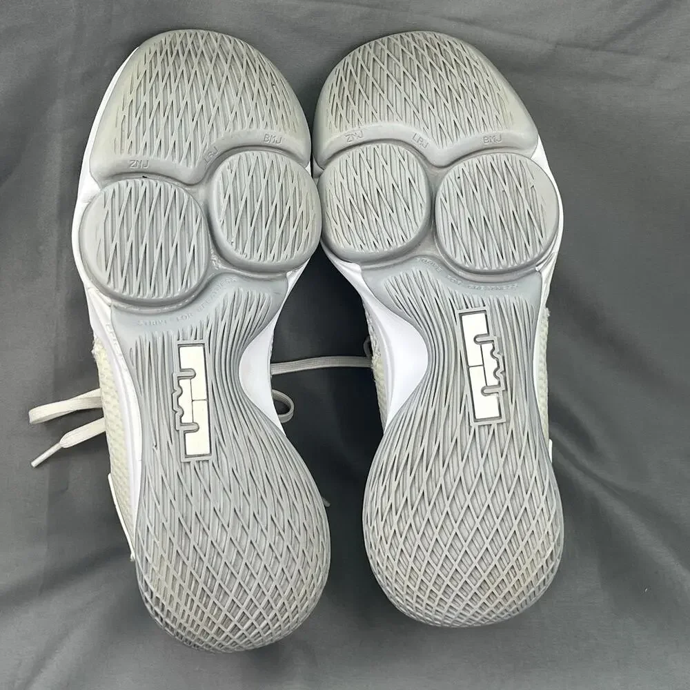 Nike LeBron Witness 5 Basketball Shoes Men’s 8.5 White Gray Zoom Air CV4004-100